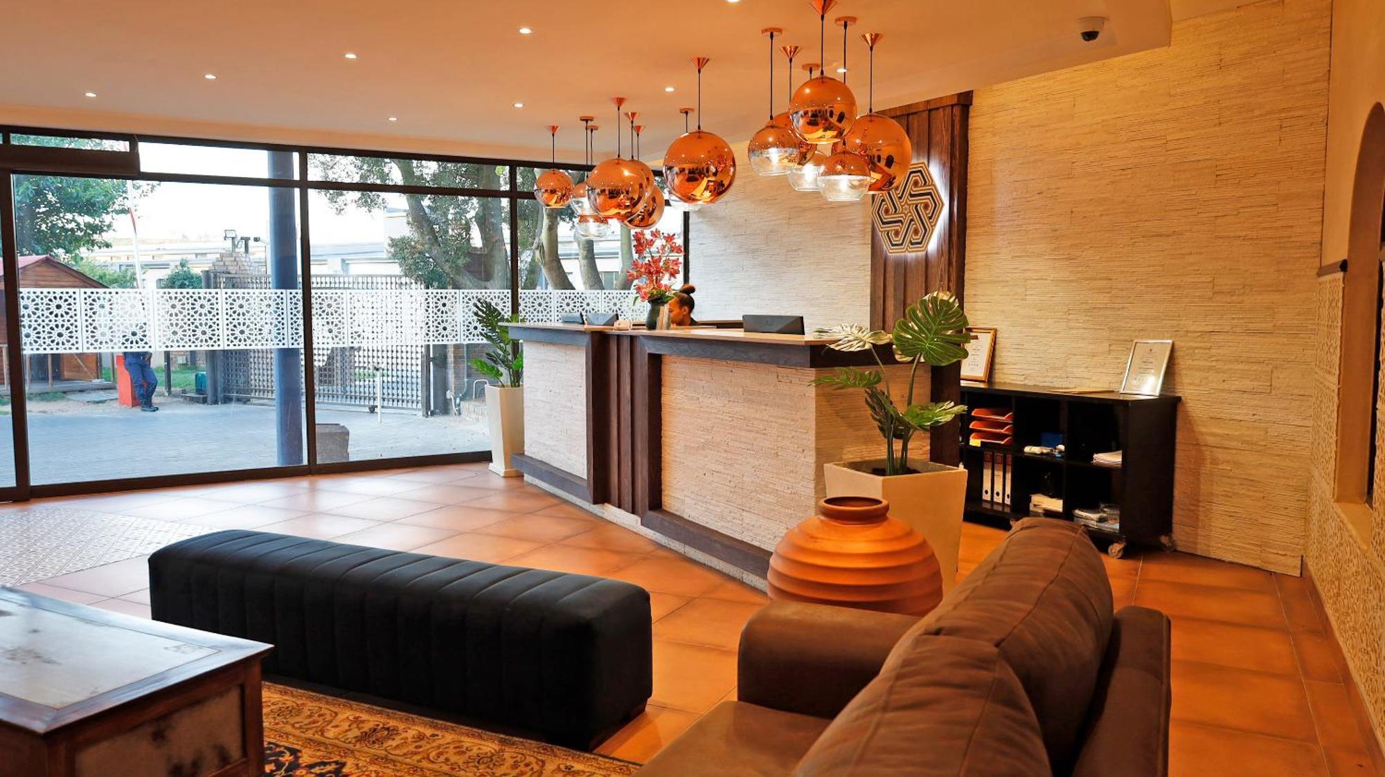Qurtuba Hotel And Spa Sandown エクステリア 写真